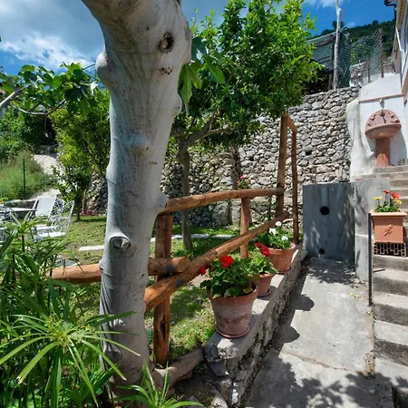 Casa Deva Coast, With Private Garden Overlooking The Sea Prázdninový dům Amalfi