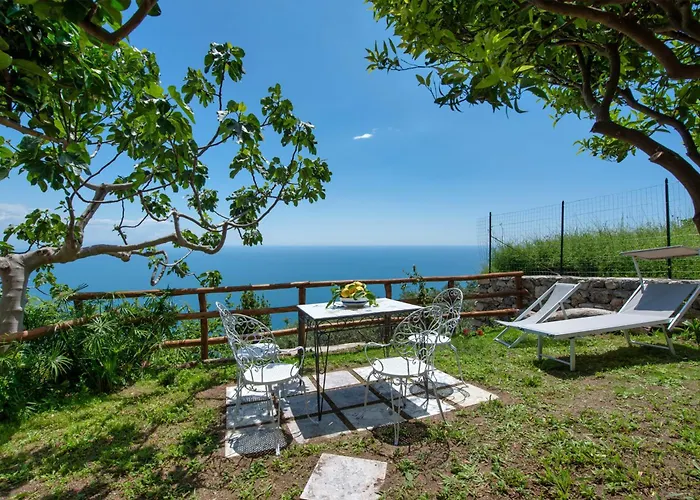 Casa Deva Coast, With Private Garden Overlooking The Sea 度假居